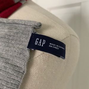 Gap scarf